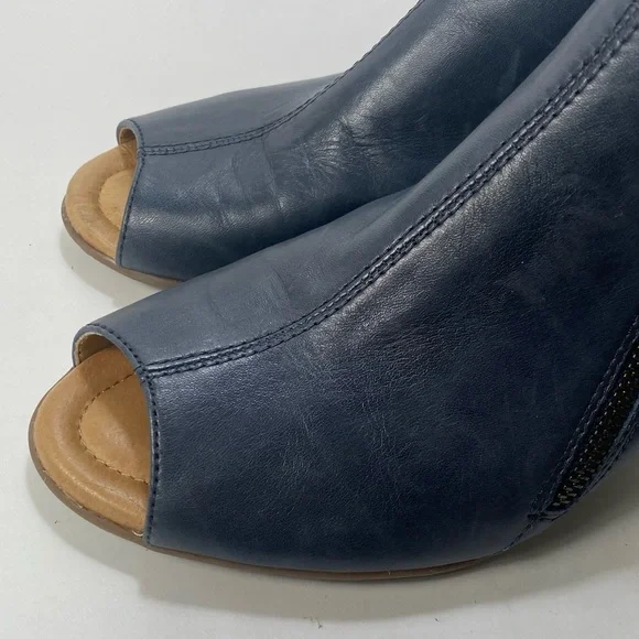 Earth Kristy Admiral Blue Leather Heel Zipper Velcro Sandals 7.5 B - Picture 4 of 16